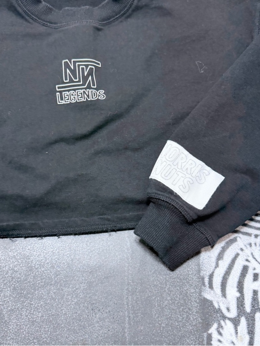 Norris Nuts Legends Girl’s sz 12 Cropped Crewneck Sweatshirt A51 - Picture 5 of 8